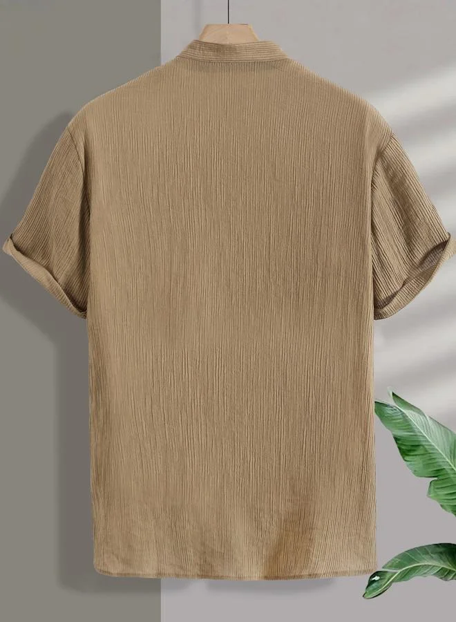 تايك تو قميص بأكمام قصيرة ونسيج بارز